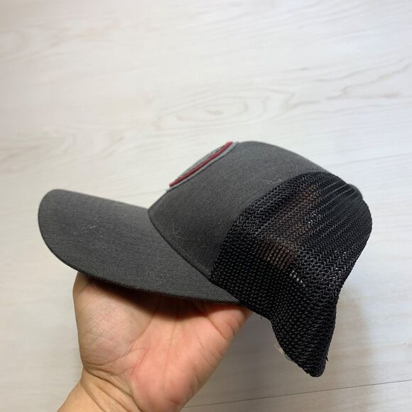 Travis Matthew Golf Hat FlexFit Tech 110 Gray Trucker Mesh Snapback Baseball Cap - Picture 3 of 9